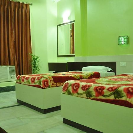 Hotel Kiran Palace Varanasi Exterior photo