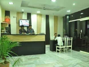 Hotel Kiran Palace Varanasi Exterior photo