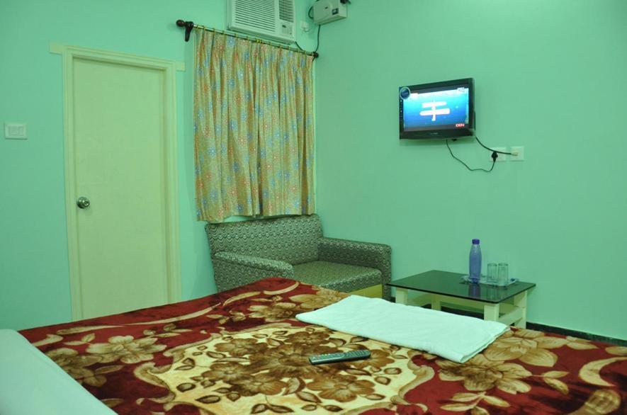 Hotel Kiran Palace Varanasi Room photo