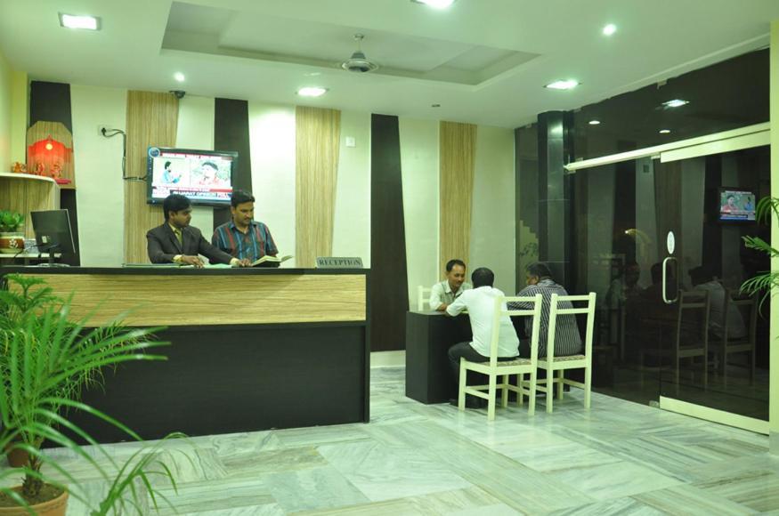Hotel Kiran Palace Varanasi Exterior photo