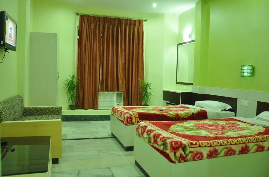 Hotel Kiran Palace Varanasi Exterior photo